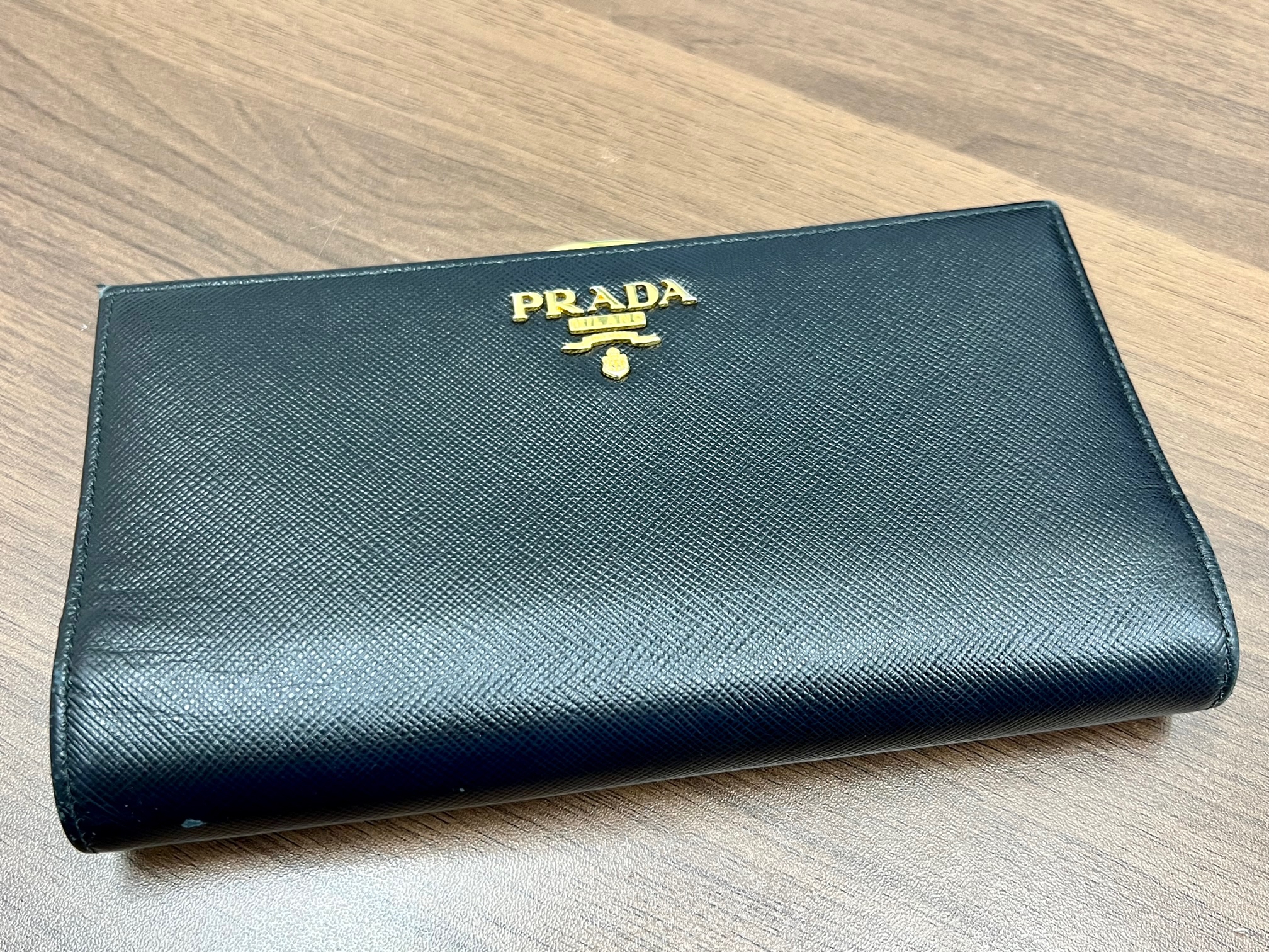 PRADA(プラダ)長財布