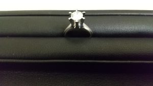 那珂川市の皆様、ダイヤモンドの高価買取は大吉アクロスモール春日店にお任せ下さい！