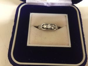 朝倉市の皆様、ダイヤの高価買取なら大吉アクロスモール春日店へ!!