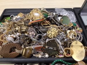 メッキのアクセサリーも買取出来ます♪大吉大津京店