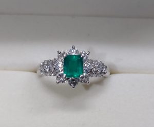 エメラルドのリングをお買取り致しました♪大吉ミレニア岩出店です!エメラルドのリングをお買取り致しました♪大吉ミレニア岩出店です!