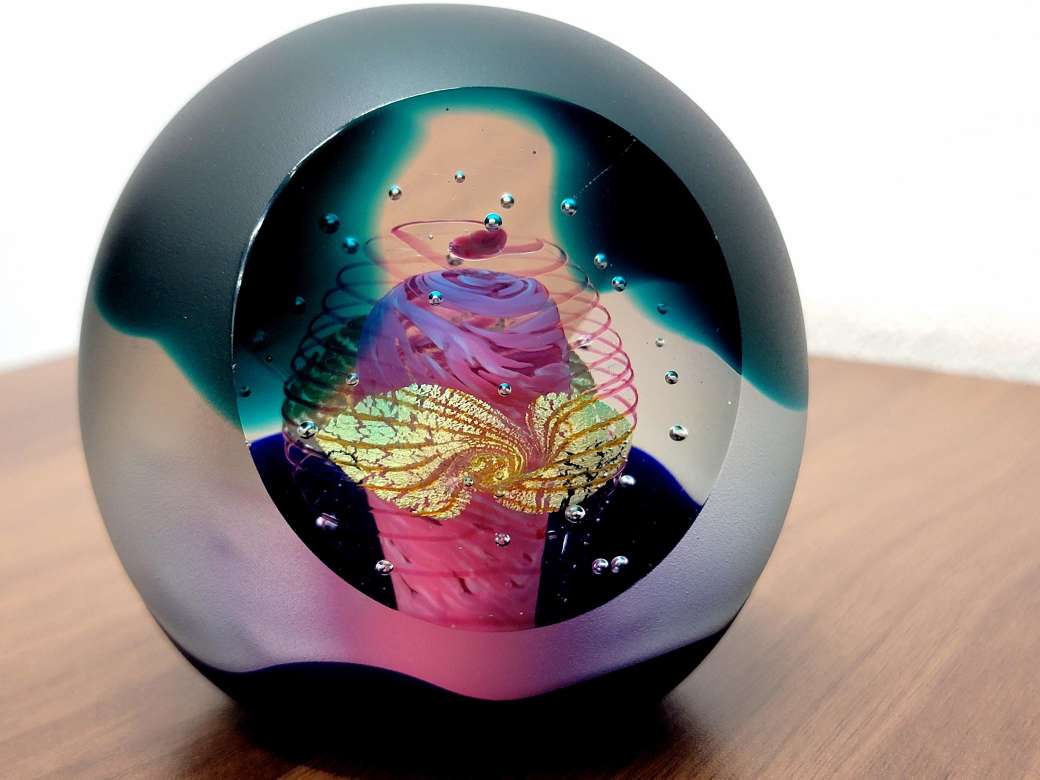 黒木国昭作のガラスの置物