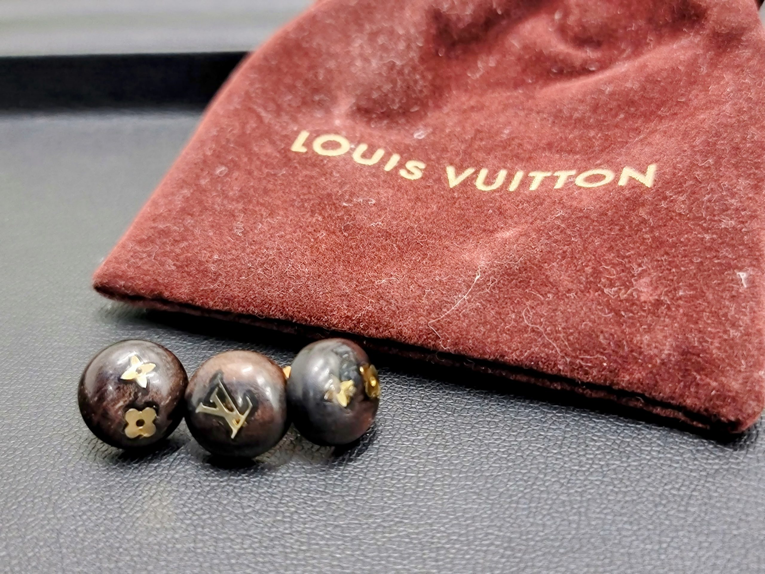 ルイヴィトンのウッドピアス