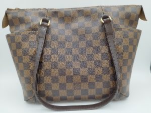 ヴィトンのダミエのバッグ