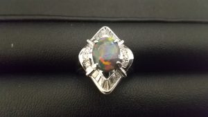 太宰府市の皆様、オパール製品の高価買取は大吉アクロスモール春日店(^^)/