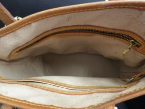 ベタ付いているルイヴィトンを八尾、平野、東大阪、藤井寺で売るなら買取専門店大吉JR八尾店。JR八尾駅すぐ。柏原、瓢箪山