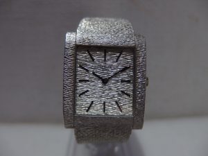 横浜関内でパテック・フィリップの腕時計を売るなら買取大吉 カトレヤプラザ伊勢佐木店