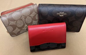 大野城市の皆様、コーチの財布は大吉アクロスモール春日店にお任せ下さい!!