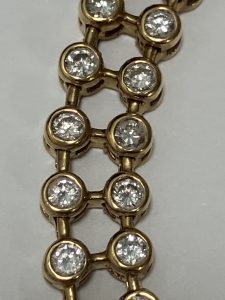 金の買取なら大吉えるむプラザ三田店。