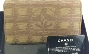 大野城市の皆様、シャネルあ製品の査定は大吉アクロスモール春日店にお任せください!