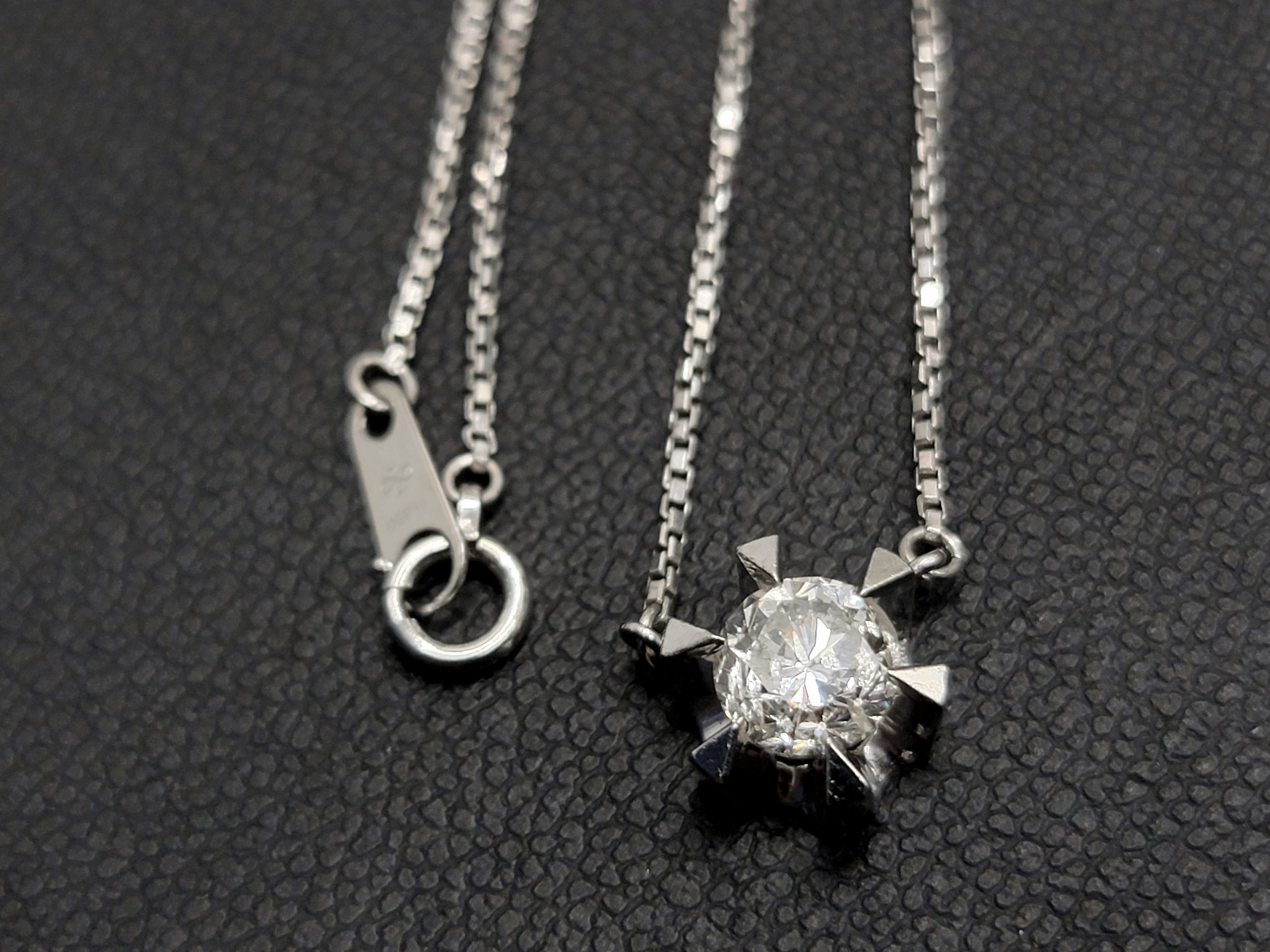 ダイヤモンドネックレス