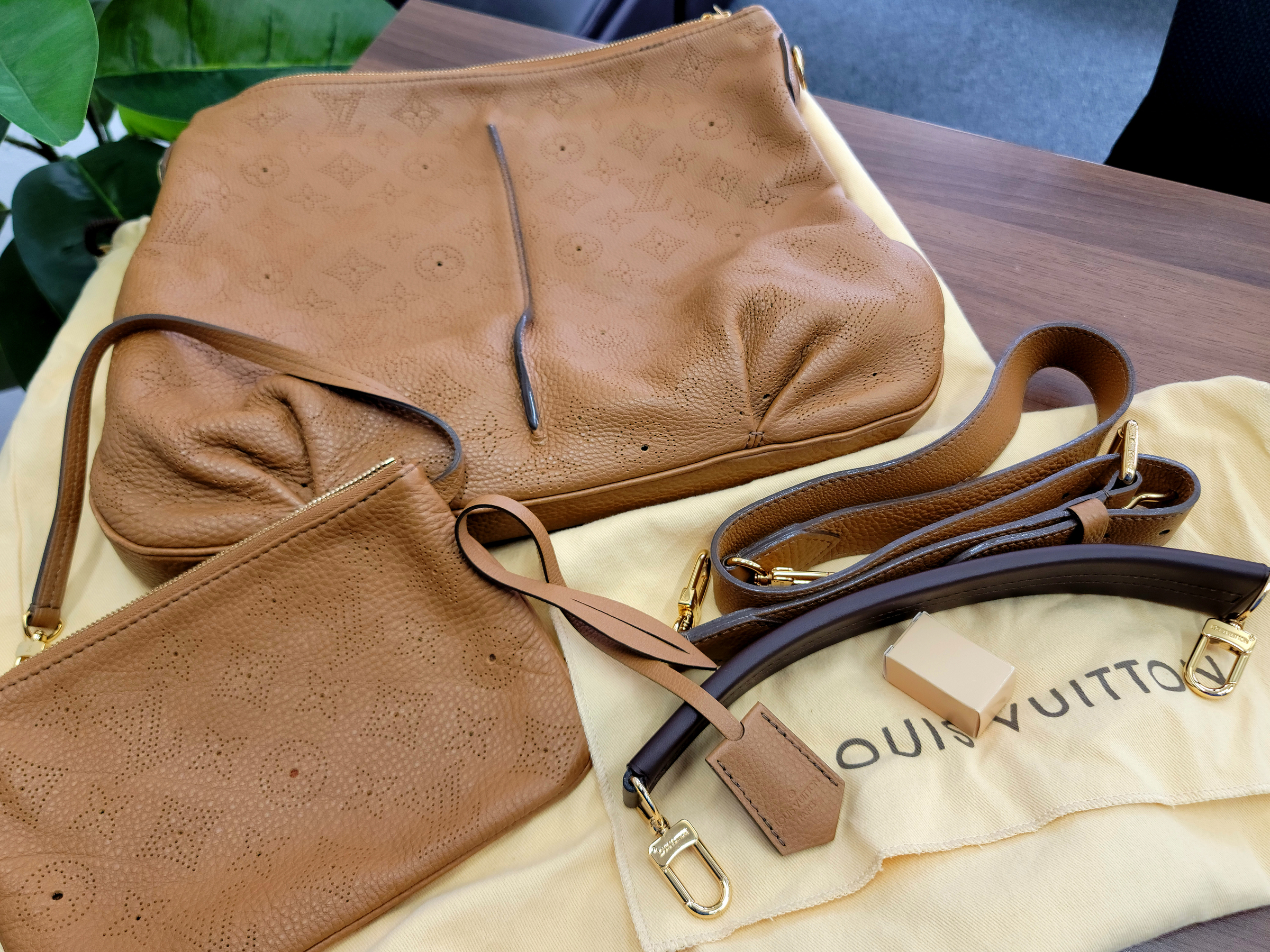 ルイヴィトン マヒナ セレネPM