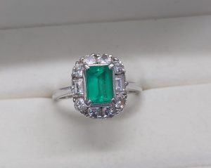 エメラルドのリングをお買取り致しました♪大吉ミレニア岩出店です!エメラルドのリングをお買取り致しました♪大吉ミレニア岩出店です!