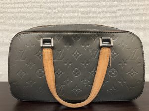 筑紫野市の皆様、LVのバックはアクロスモール春日店で高価買取!!