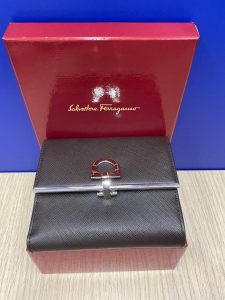 ブランド財布(フェラガモ)