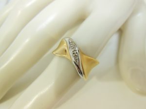 金・プラチナのお買取りは大吉松江店にお任せください