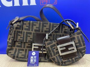 フェンディのショルダーバッグ