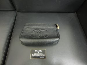 買取専門店大吉JR八尾店のホームページです(八尾市、JR八尾駅)。シャネルなどのブランド品の高額買取なら買取専門店大吉JR八尾店。シャネル、ヴィトンなど買取専門店大吉 JR八尾店。シャネル、ヴィトンは買取専門店大吉八尾店。シャネル、ヴィトン。JR八尾駅からすぐ。八尾市、JR八尾駅。志紀、平野。