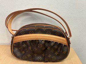 東灘　芦屋　ヴィトン　VUITTON　財布　買取　甲南山手　大吉