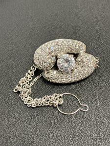 プラチナブローチ