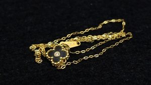 小さなアクセサリーも大吉米子店へ