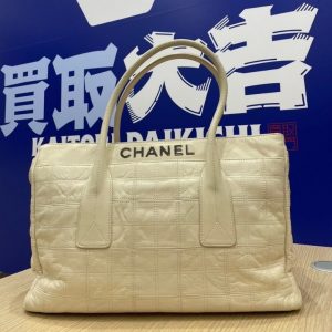CHANEL(シャネル)チョコバーのホワイト