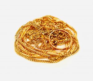 金のアクセサリーお持ちいただきました