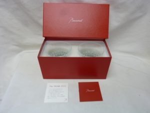 安心の買取専門店大吉八尾店（平野、柏原、若江岩田）のページです。金・貴金属・切手・ブランド・古銭・カメラ・時計・プラチナ・ダイヤなど高価買取なら大吉八尾店（平野、柏原、若江岩田）バカラを八尾店はお買取。八尾店ならバカラ買取。八尾店（平野、柏原、若江岩田）でバカラを買取。バカラ、マイセン、JR八尾駅。