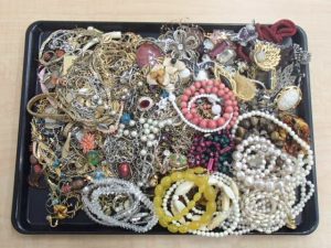 大量のメッキアクセサリーをお買取いたしました♪大吉ゆめタウン八代店