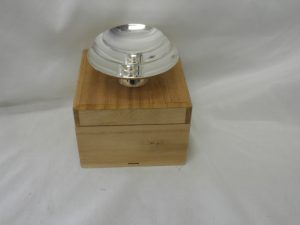 買取専門店大吉八尾店に銀杯、銀盃をお持ち下さい。平野、志紀、恩智、柏原、瓢箪山、東大阪。