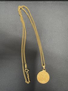 金のネックレス