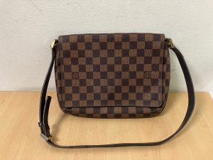 東灘　芦屋　ヴィトン　VUITTON　財布　買取　甲南山手　大吉