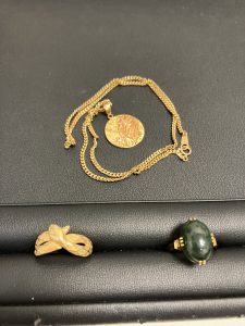 貴金属アクセサリ