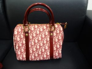 使っているモノはお使い頂いて使っていないモノは買取専門店大吉八尾店へお持ちください。今回はクリスチャンディオールです。