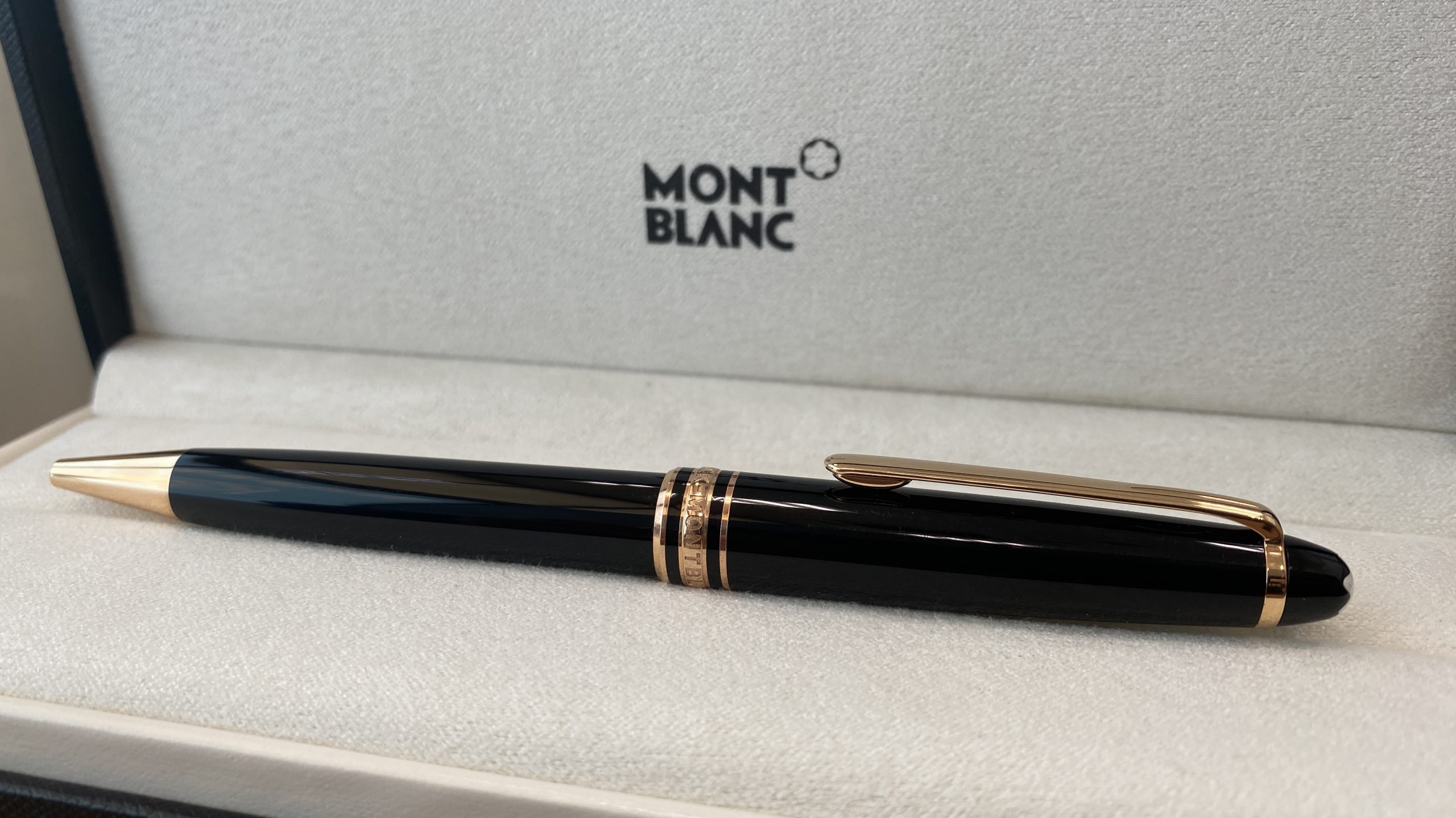 モンブランのマイスターシュテックローズゴールドコートクラシックボールペン