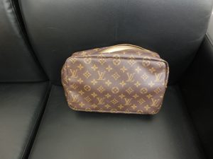 買取大吉八尾店にルイヴィトンをお持ちください。平野、志紀、東大阪、若江岩田、柏原、瓢箪山、布施、高安。