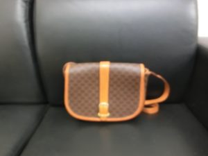 買取八尾店にセリーヌをお持ちいただきました。平野、東大阪、瓢箪山、加美、志紀、布施、藤井寺、柏原、高山。