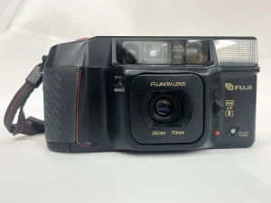 富士フイルムのカメラをお持ちいただきました。