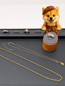 ゴールドネックレス