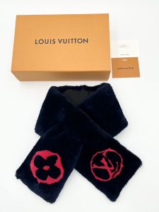 LOUIS VUITTON(ルイ・ヴィトン) ビーバーファー マフラー①