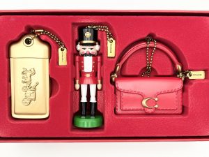 COACH（コーチ）のノベルティ チャーム オーナメントセット②