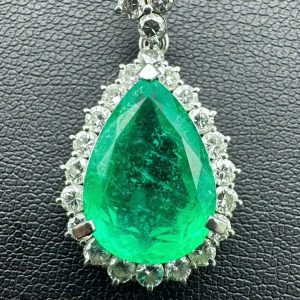 エメラルド ダイヤモンド トップ