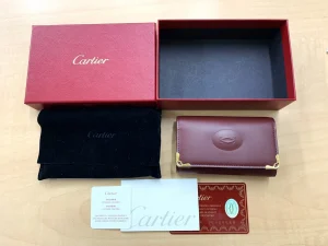 Cartier（カルティエ）のカードケース（またはコンパクト財布）