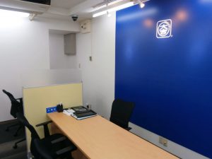 買取大吉寝屋川店、カウンター。