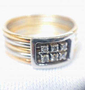 コンビリング、横須賀、大吉