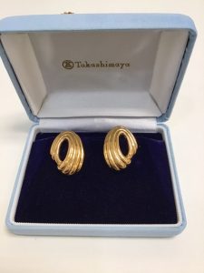 貴金属貝殻型ピアス