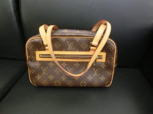 買取大吉八尾店へルイヴィトンをお持ち下さい。平野、志紀、東大阪、柏原、加美、若江岩田、布施、瓢箪山。