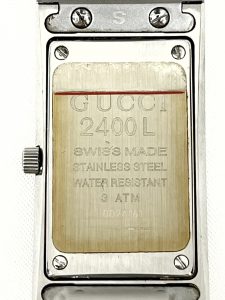 グッチ（GUCCI）のバングルウォッチ「2400L」②