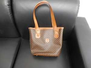 買取大吉八尾店へセリーヌをお持ちください。平野、東大阪、若江岩田、加美、志紀、布施、瓢箪山、柏原。