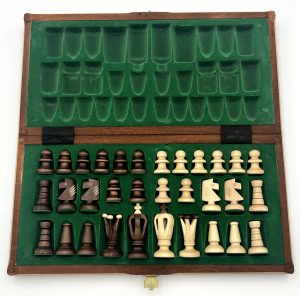 「Wegiel（ヴェギエル）」社のチェスセット